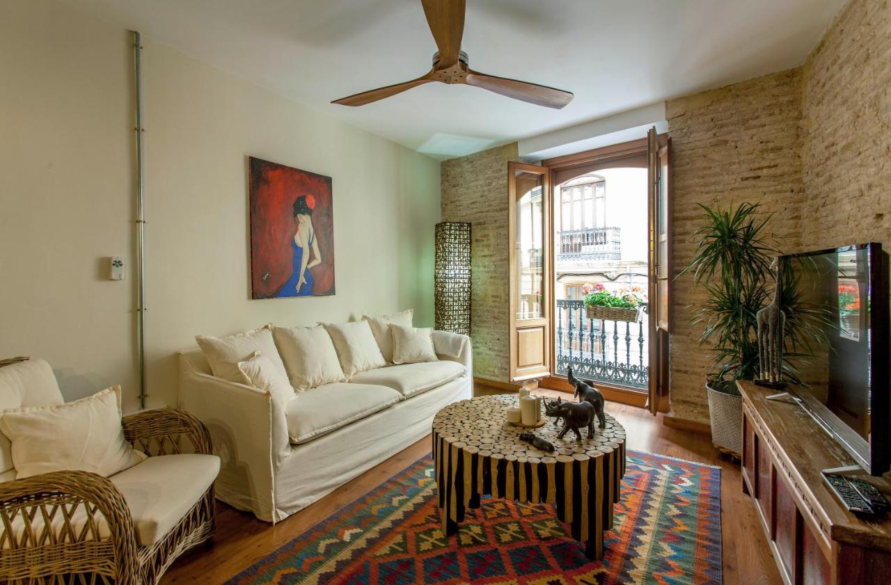 Luxurious & Alluring Home In Historic Town Valencia Exterior foto