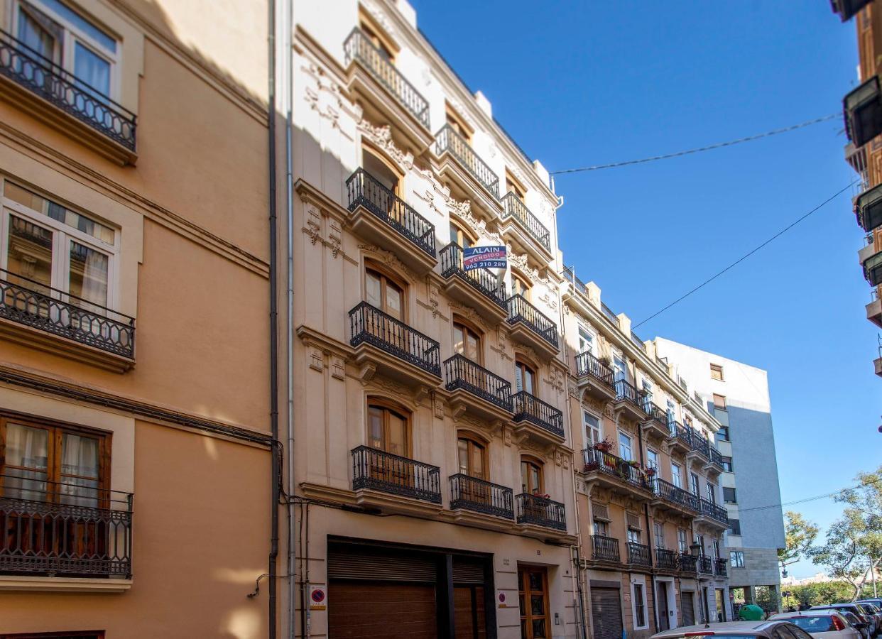 Luxurious & Alluring Home In Historic Town Valencia Exterior foto